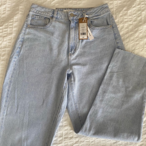 *SOLD* Ultra Highwasted Lightwash Jeans - Picture 3 of 5